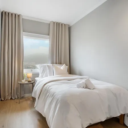 Stunning Views - Free Parking - Private Terrace Appartement Bergen