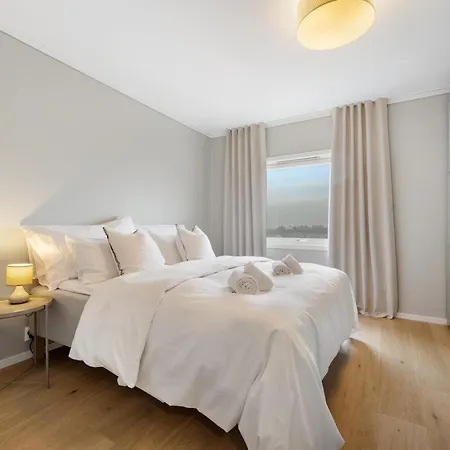 Stunning Views - Free Parking - Private Terrace * Bergen