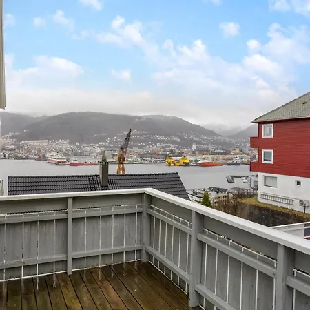 Stunning Views - Free Parking - Private Terrace * Bergen